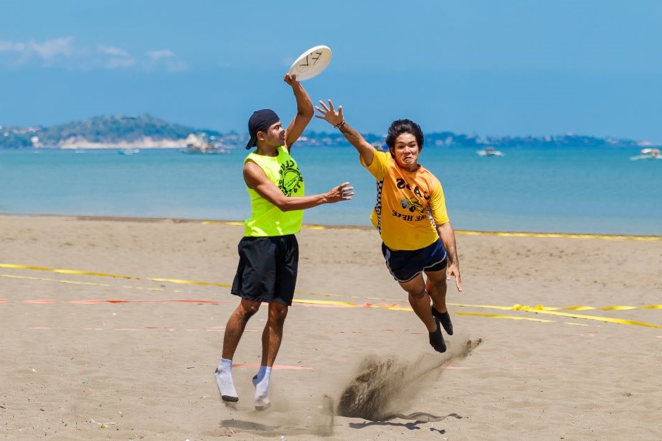 esportes praia comuns divertidos populares frisbee 1