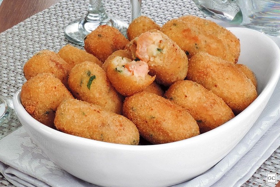croquete de camarao